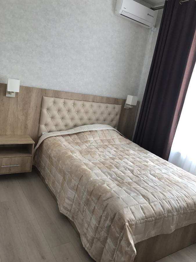 Caral Hotel Comrat Екстериор снимка