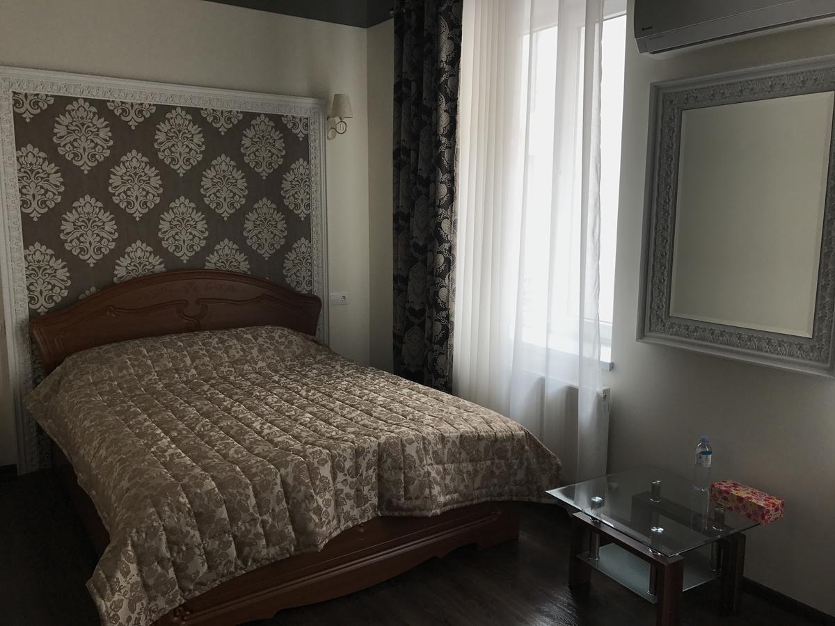 Caral Hotel Comrat Екстериор снимка