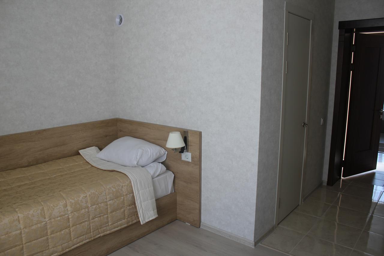 Caral Hotel Comrat Екстериор снимка