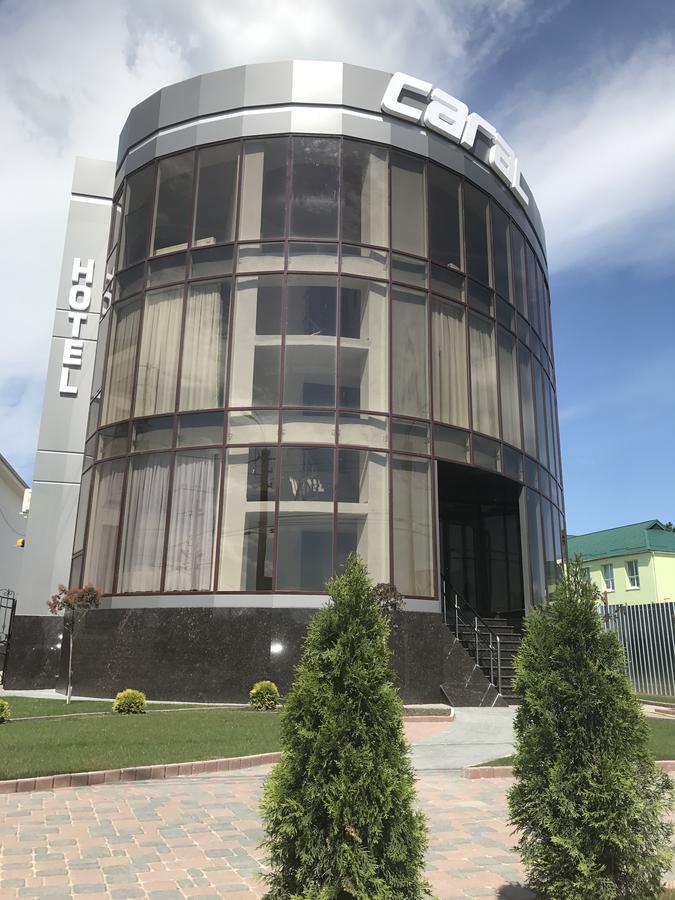 Caral Hotel Comrat Екстериор снимка